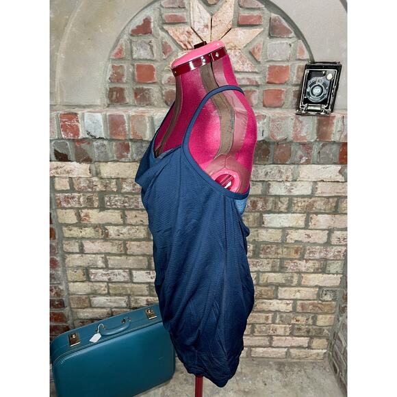 Lululemon CYB tank inkwell blue navy - Picture 7 of 9